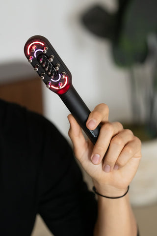 Grow My Hair 3-in-1 Anti-Haarausfall-Haarstärkungs- und Haarpflegekamm (SCHWARZ)