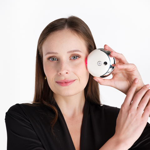 MagicLift 4in1-Gerät zur Gesichtsstraffung und Hautverjüngung mit Radiofrequenz und EMS