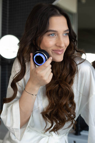 DermaGene® Gesichtsreiniger Mini 4in1 Sonic Gesichtsreiniger mit EMS, LED & Serum Ritual Seite